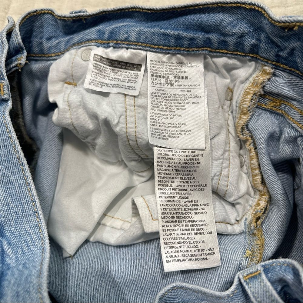 Levis 501 Womens Denim Shorts Light Blue Button Fly Cut Off Size 31 - Picture 9 of 11